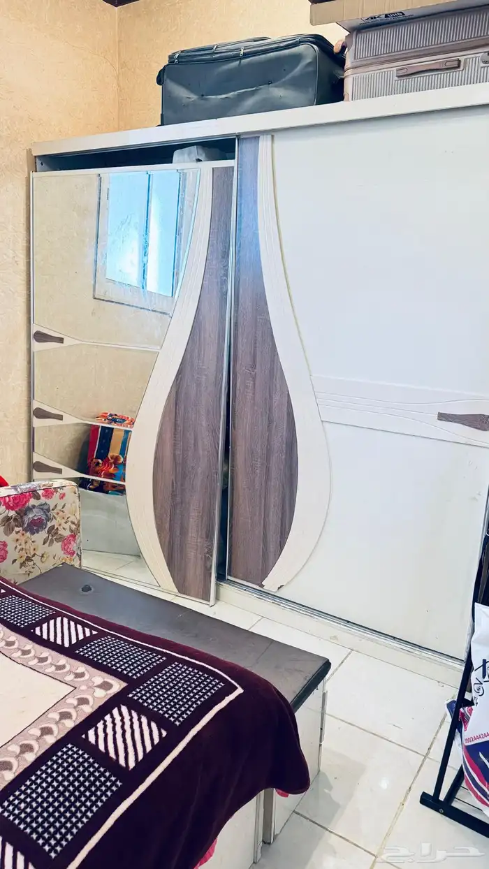 غرفه نوم و شاشة 0