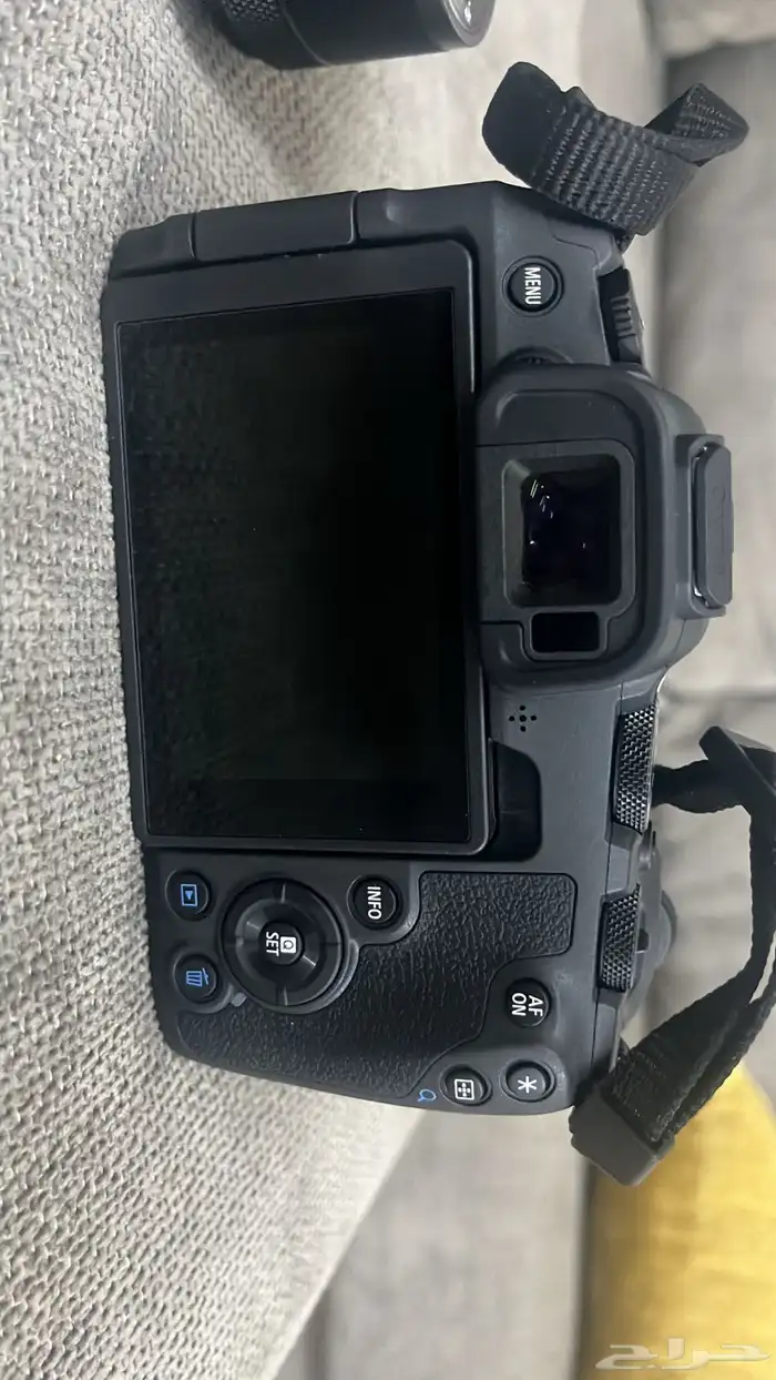 كاميرا كانون R8 مع عدسة50 5