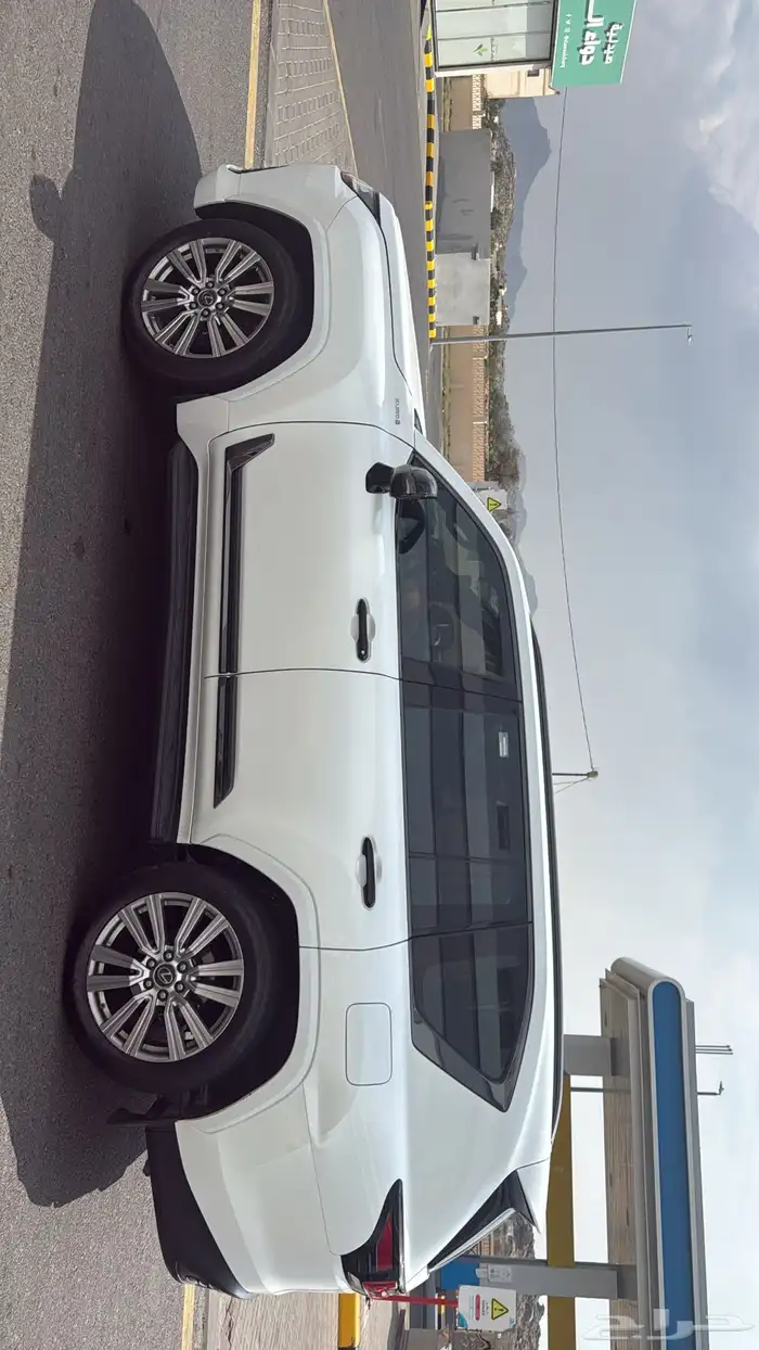 لكزس 2023 فل الفل vip بلاك اديشن 3