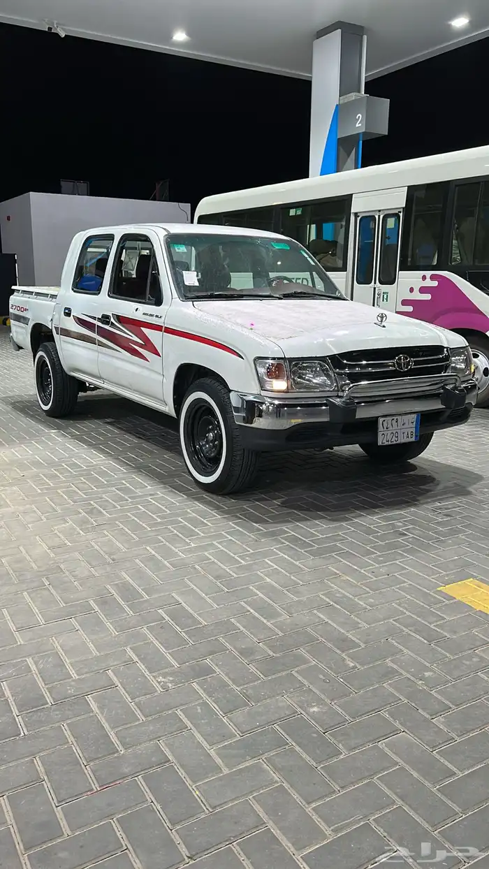 للبيع هايلوكس 2002 خليجي 9