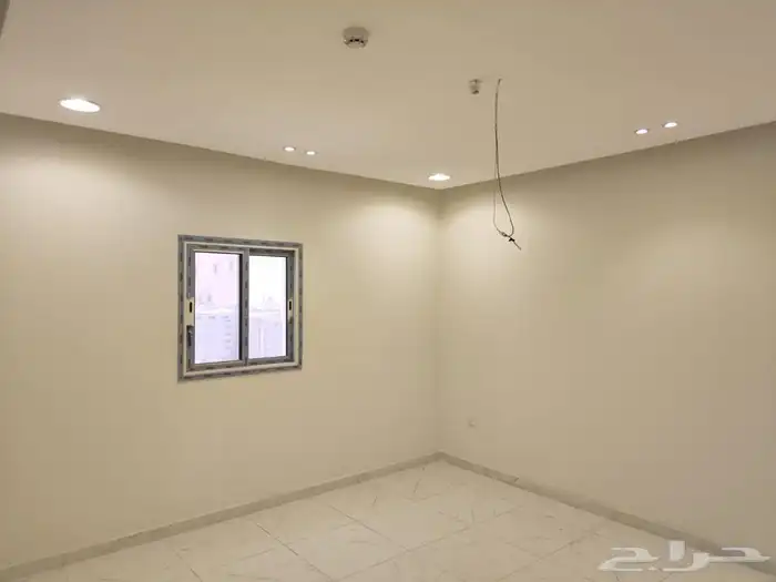 شقة للايجار بمدخلين في الفردوس 1