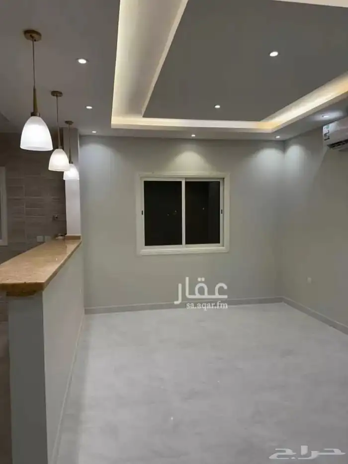 شقه للايجار في فله خاصه الدور الاول في حي العارض 9