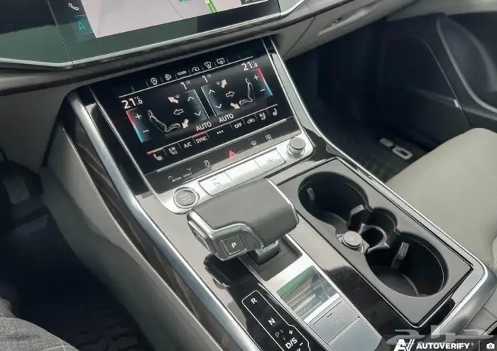 سيارة اودي كيو ثمانية AUDI Q8 55 Technic Quattro موديل 2022 16