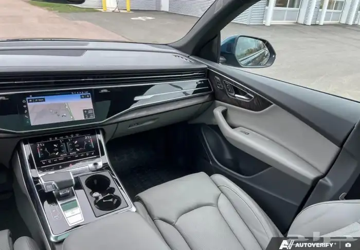سيارة اودي كيو ثمانية AUDI Q8 55 Technic Quattro موديل 2022 11