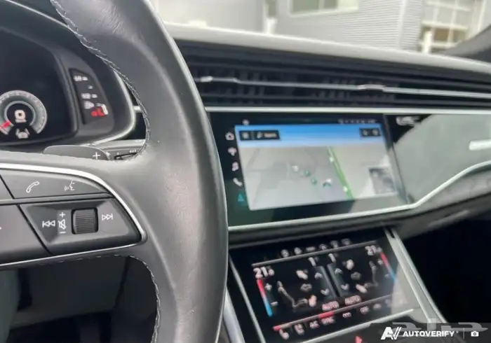 سيارة اودي كيو ثمانية AUDI Q8 55 Technic Quattro موديل 2022 12