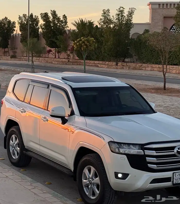 لاندكروزر 2022 GXR وارد وليد ديزل ( مالك اول ) 0