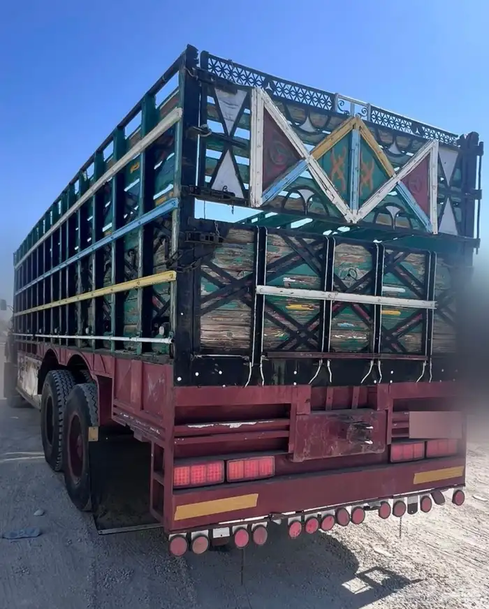 للبيع صندوق سقس خشب ممتاز ونظيف 1