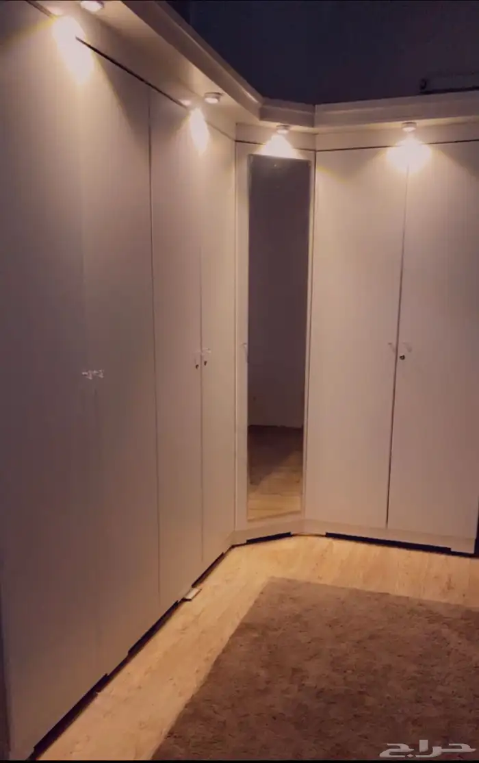 دولاب ملابس بزاويه 1