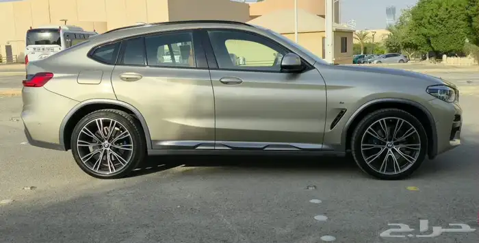 بي ام X4 2021 26