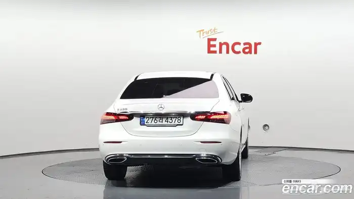 مرسيدس بينز E250 E-Class Exclusive 2023 3