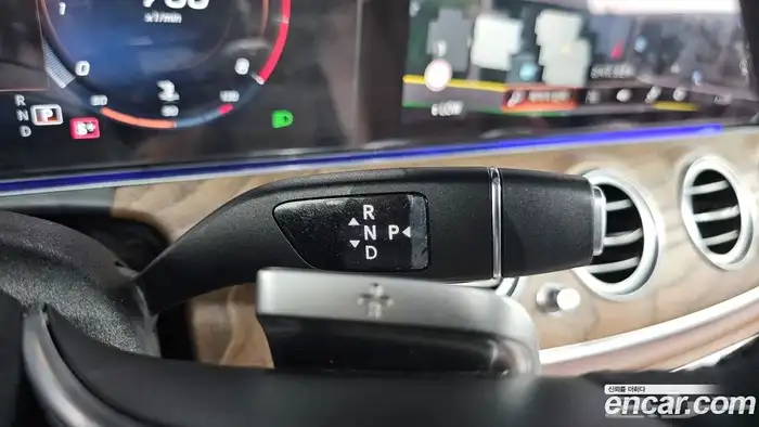 مرسيدس بينز E250 E-Class Exclusive 2023 8