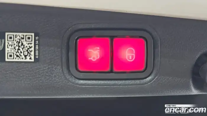 مرسيدس بينز E250 E-Class Exclusive 2023 19