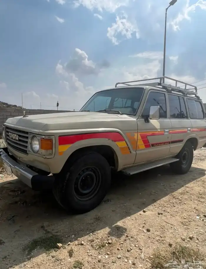 جيب لاندكروزر 87 4