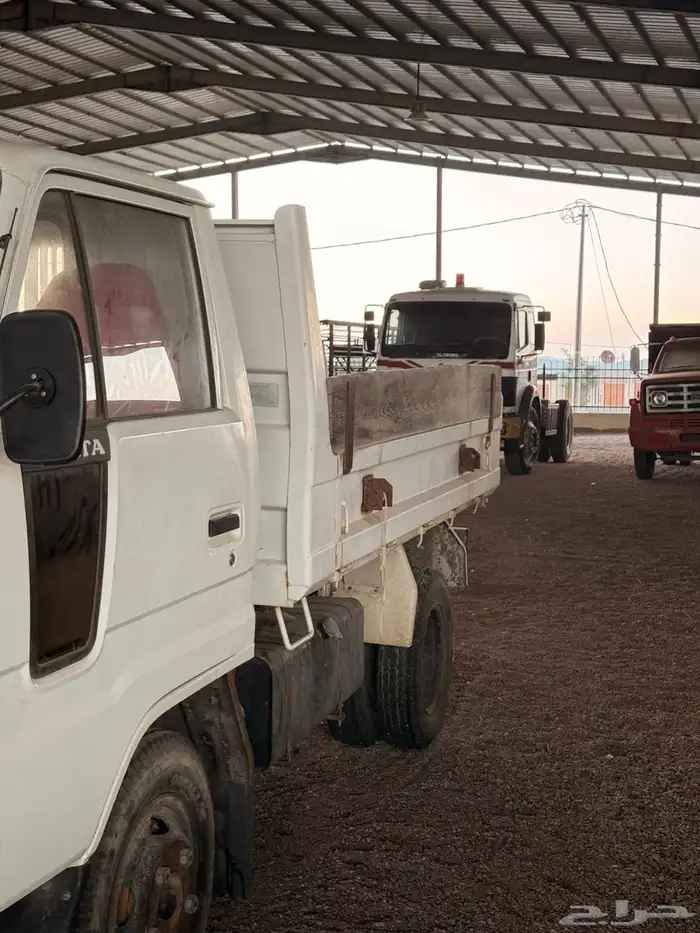 دايهاتسو قلاب 3طن مديل 90 ممشى 64الف واكاله من الصدام ا 3