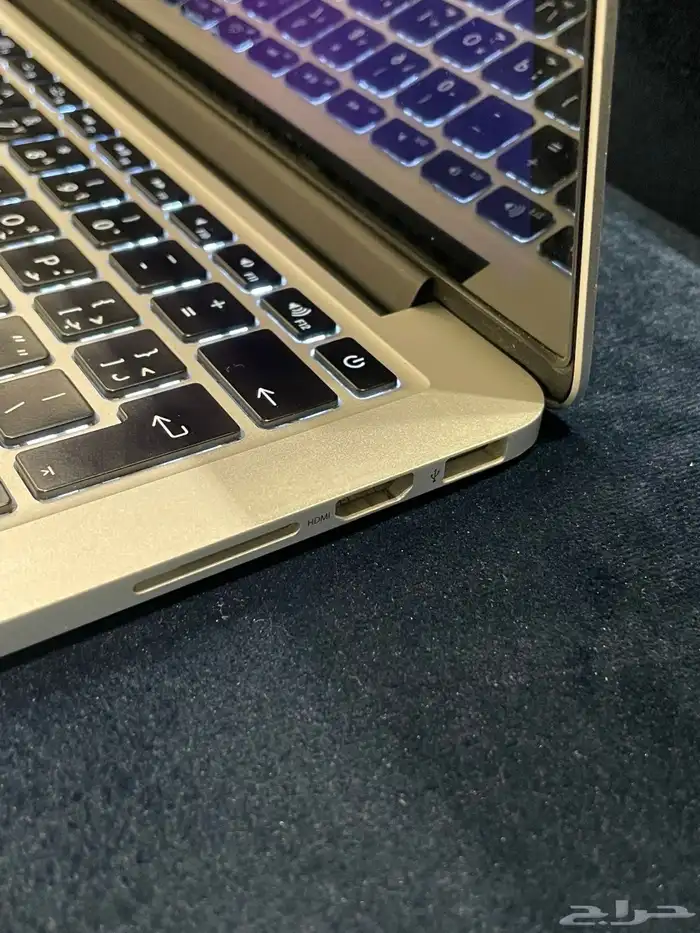 ماك بوك برو سنه2015حجم الشاشه13المميزات منفذينThunderbolt2 4