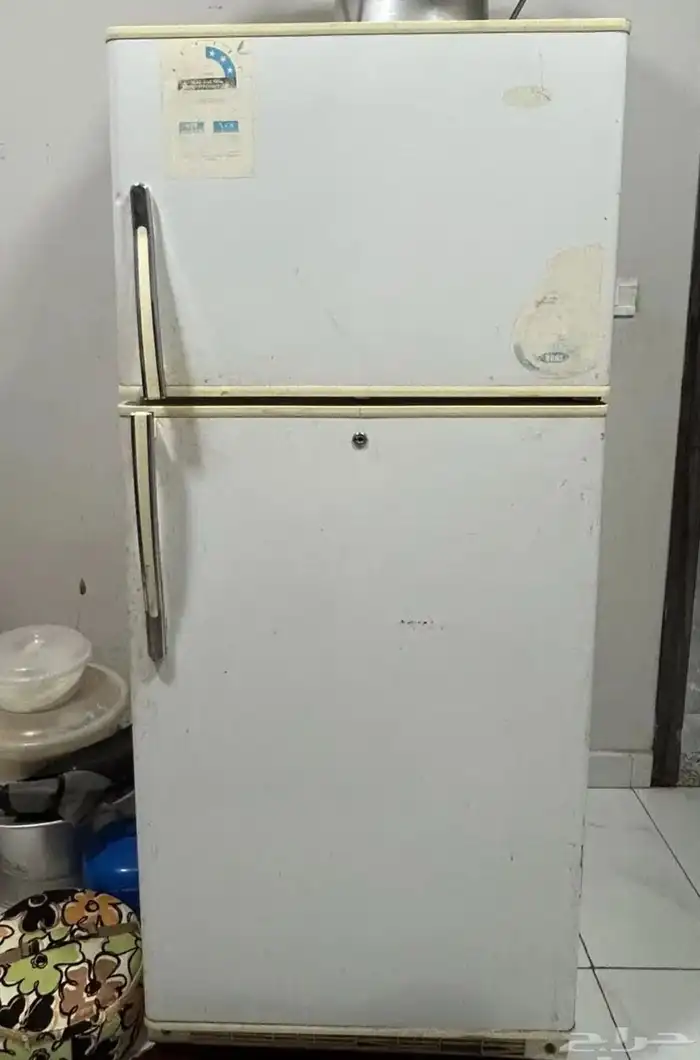 ثلاجة كبيرة للبيع مستعجل و يوجد توصيل   بسعر رمزي 0