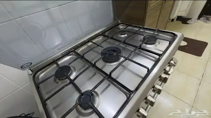 فرن إيطالي نظيف خالي من العيوب 0