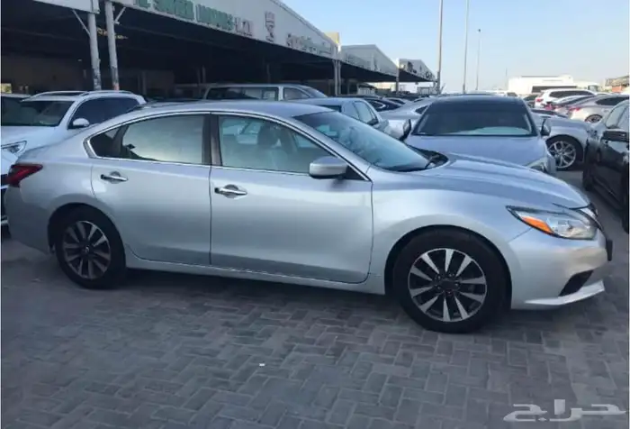 نيسان التيما 2017 لوحات إماراتيه 0