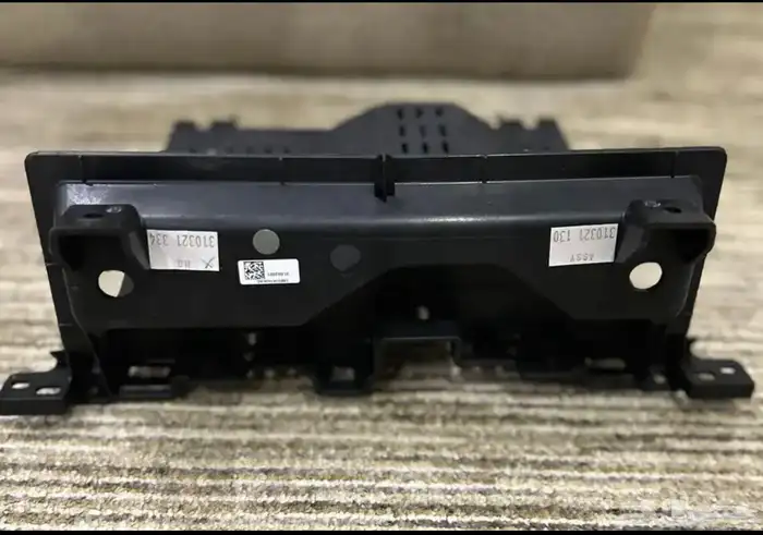 للبيع شاشة ديفندر صغيرة شبه جديده 4