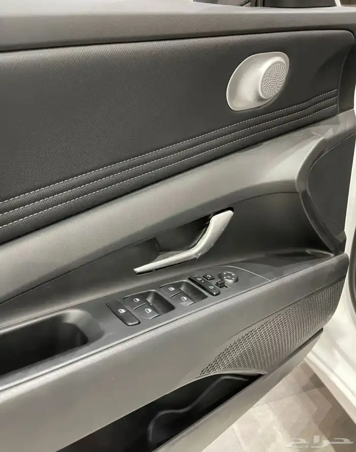 هيونداي انترا كمفورت 2025 ابيض   بحري 19