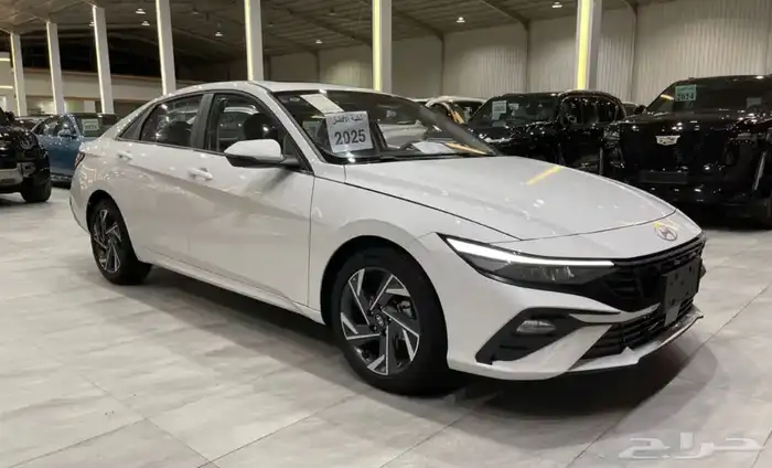 هيونداي انترا كمفورت 2025 ابيض   بحري 11