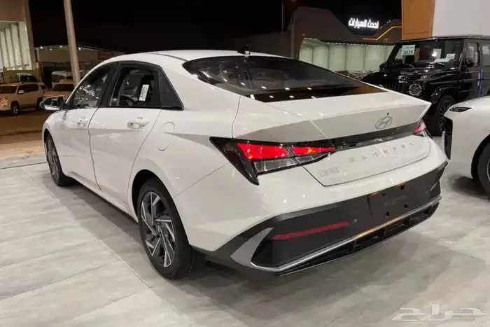 هيونداي انترا كمفورت 2025 ابيض   بحري 13