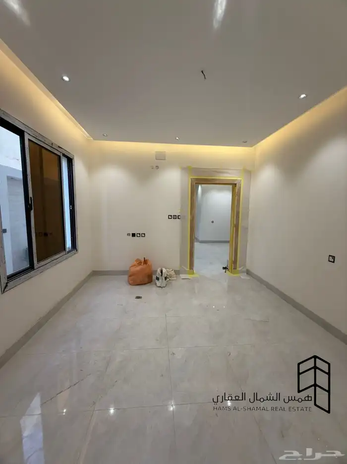 للبيع شقه ارضيه حي البوادي بمدخل خاص 4