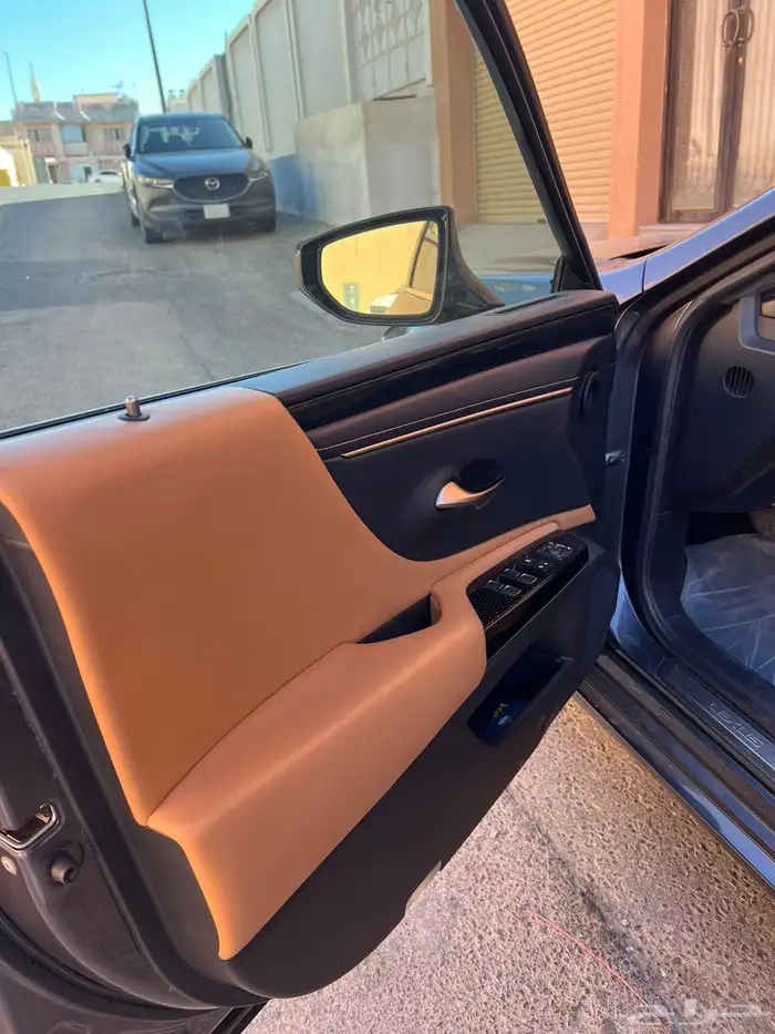 لكزس 2023 ES300h سعودي ممشى 50 الف وارد عبداللطيف جميل 7