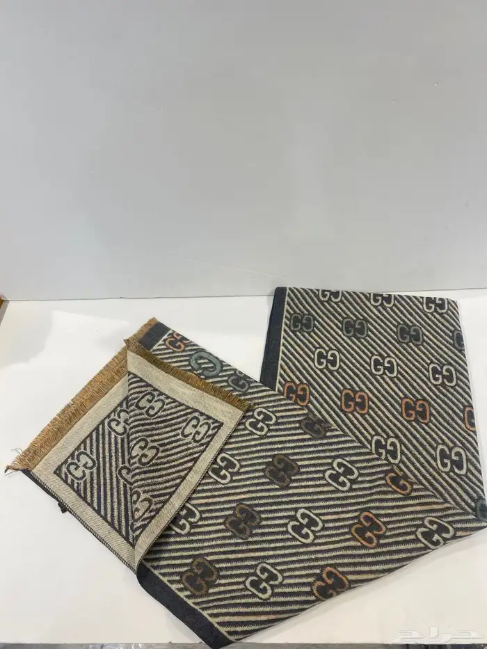 شالات الشتاء من عده البراندات العالميه متوفره الان 51