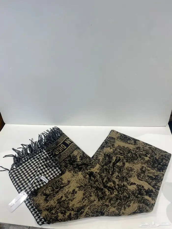 شالات الشتاء من عده البراندات العالميه متوفره الان 26