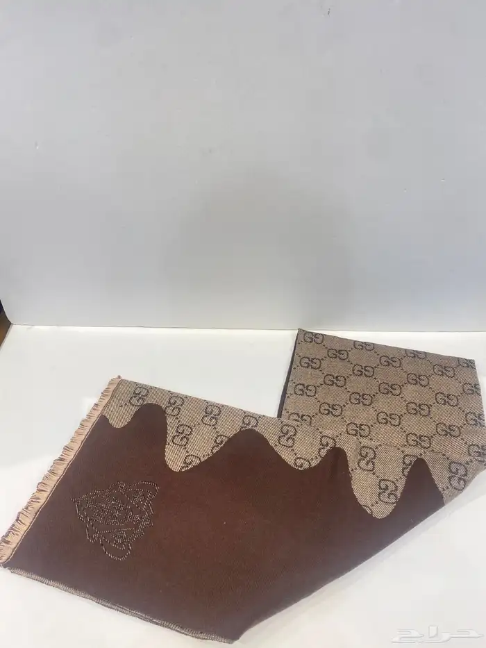 شالات الشتاء من عده البراندات العالميه متوفره الان 25