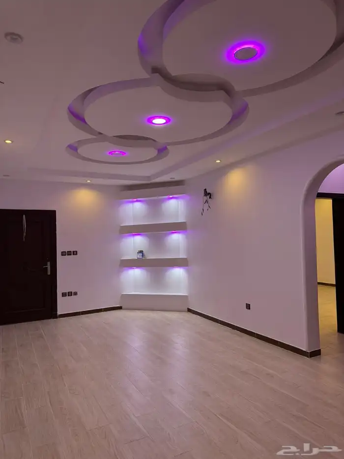 شقة لايجار خمس غرف في النزهة 5