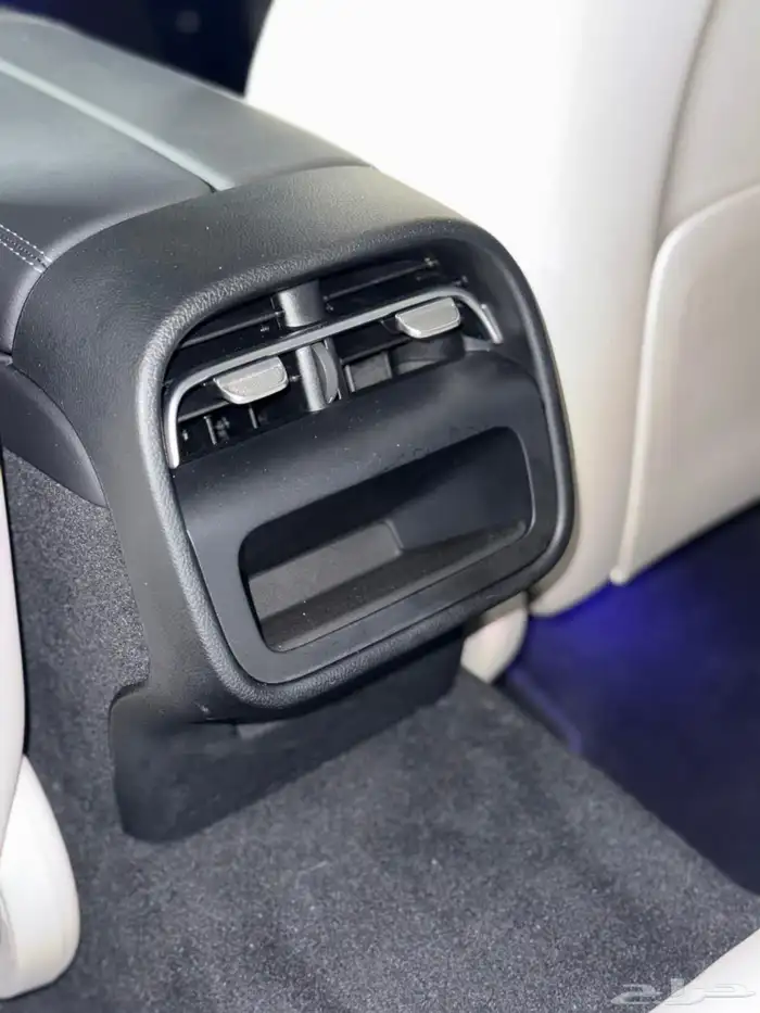 مملوكة لدي العصيمي قيد الشحن _ مرسيدس E200 _ 2025 13