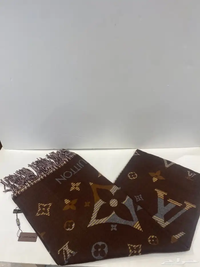 شالات الشتاء من عده البراندات العالميه متوفره الان 28