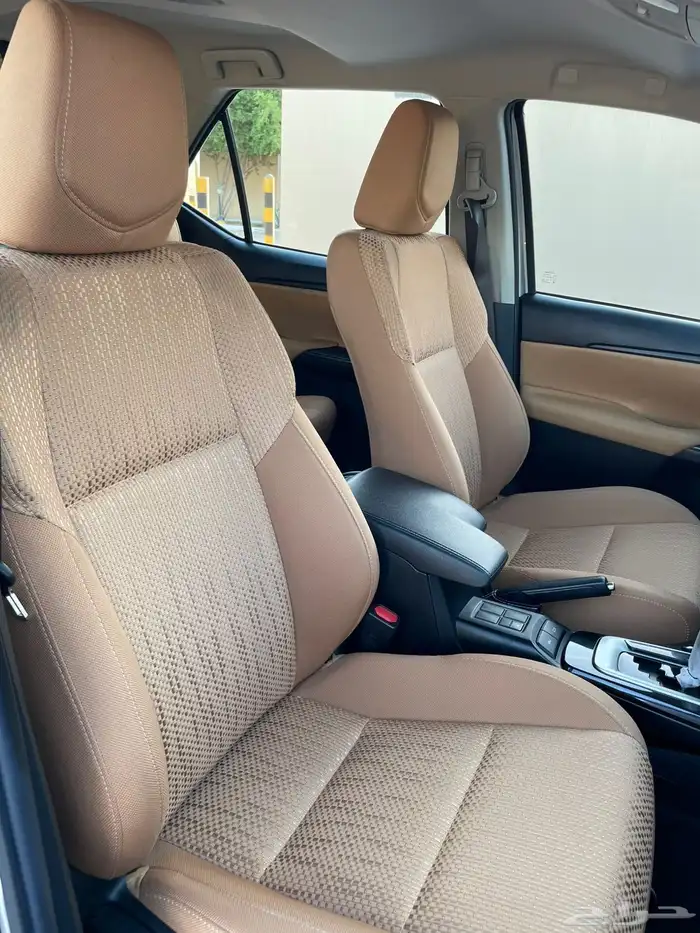 للبيع جيب فورشتتر 2022 25