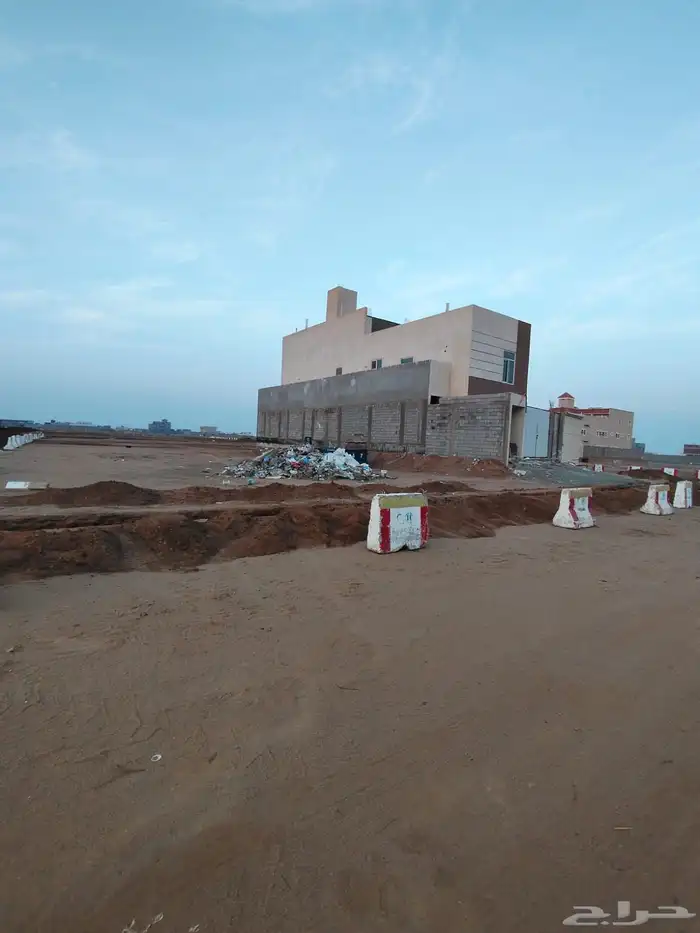 للبيع في حي النجمة شارعين 25   16 2