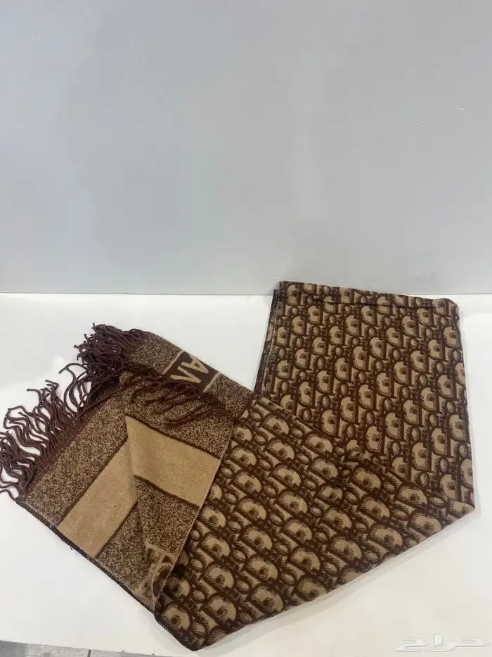 شالات الشتاء من عده البراندات العالميه متوفره الان 36