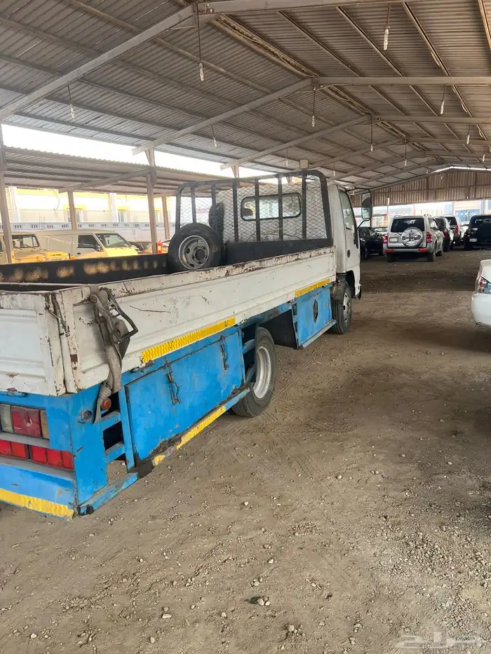 للبيع دينا ايسوزو موديل 2006 4