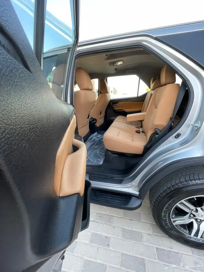 للبيع جيب فورشتتر 2022 27