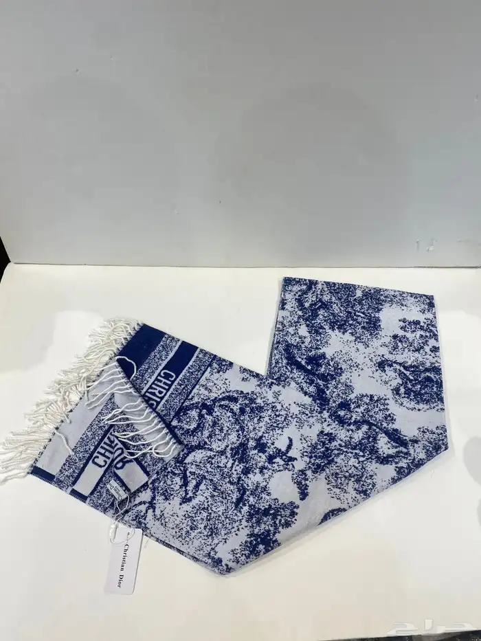 شالات الشتاء من عده البراندات العالميه متوفره الان 10