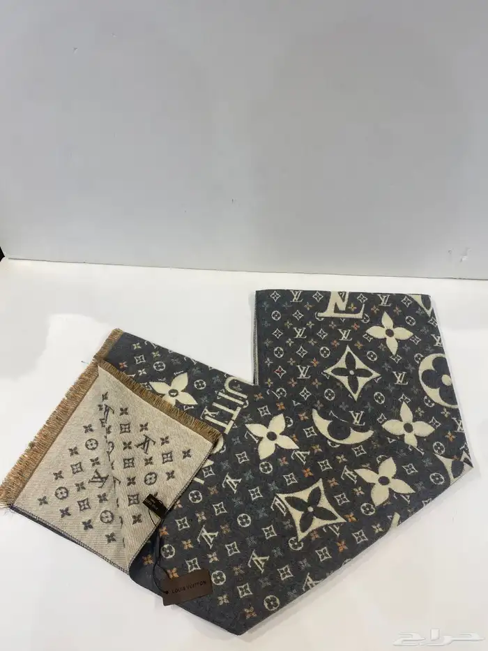 شالات الشتاء من عده البراندات العالميه متوفره الان 7