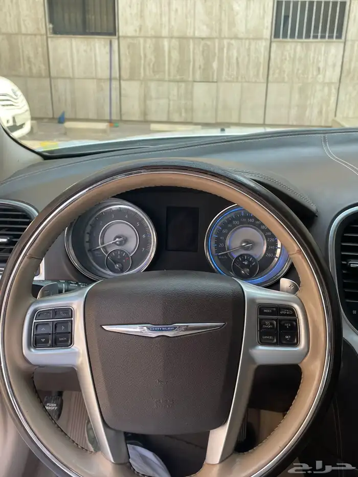 كرايسلر اكزاكتيف 2013 34