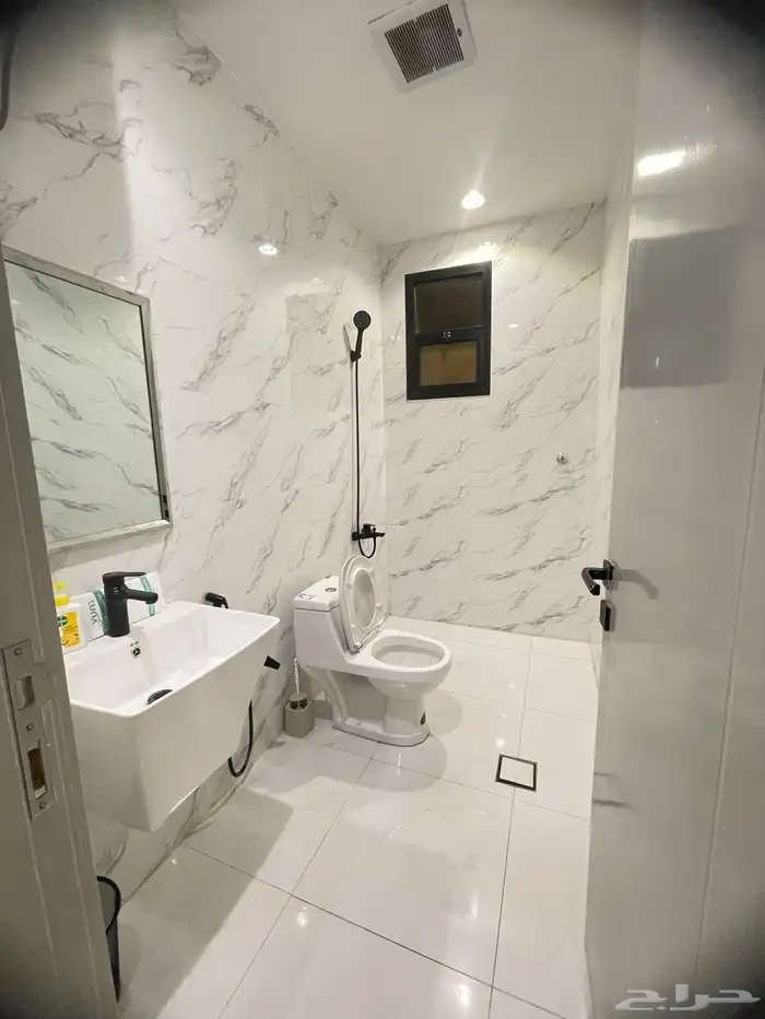 شقه للايجار الشهري حي عكاظ 16