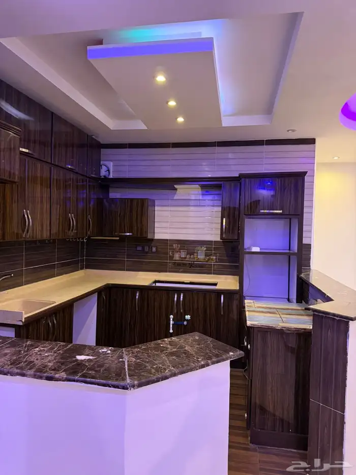 شقة لايجار خمس غرف في النزهة 1