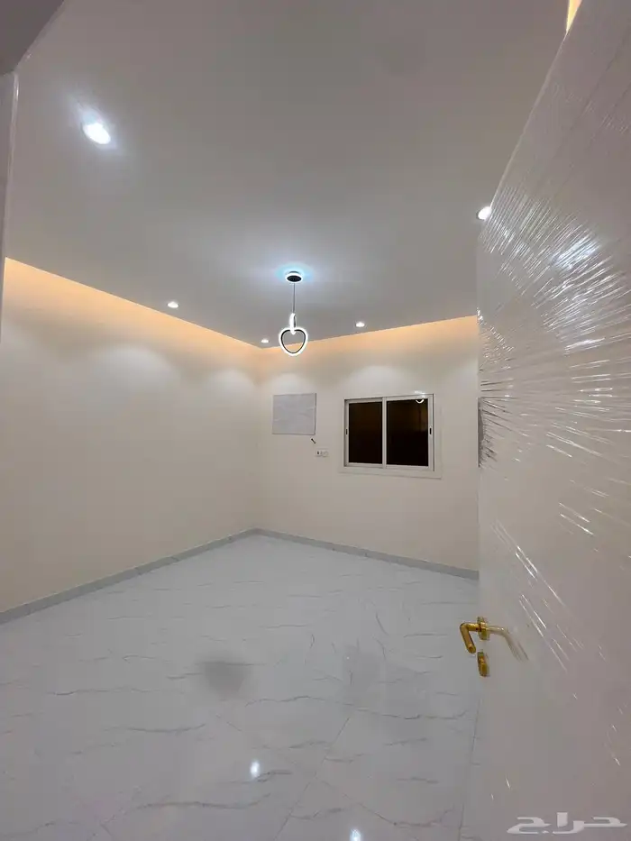 بيع شقه خلفيه حي الريان ب 420 7