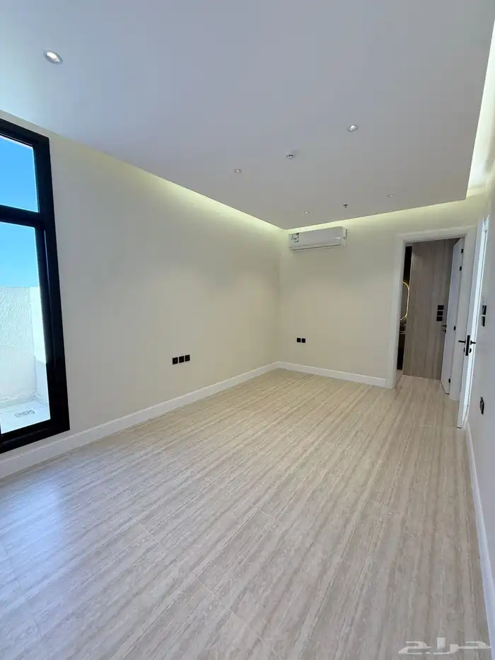 شقة جديدة بتصميم حديث للايجار بحي العارض 6