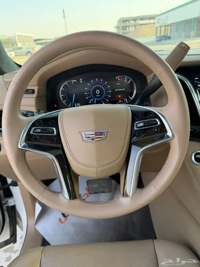 كذلك اسكاليد 2019 فل كامل بلاتينيوم 10