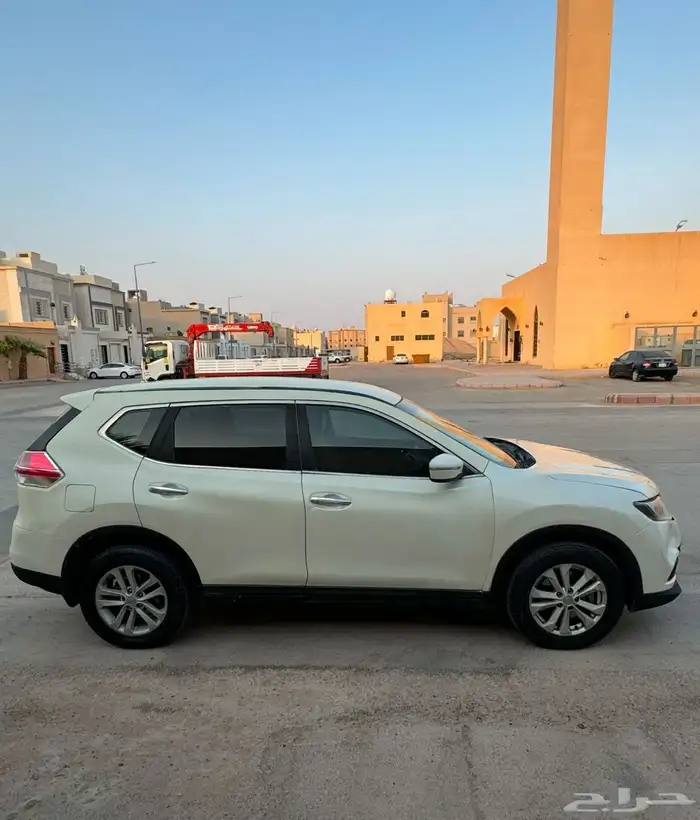 اكس تريل 2015 ابيض 2