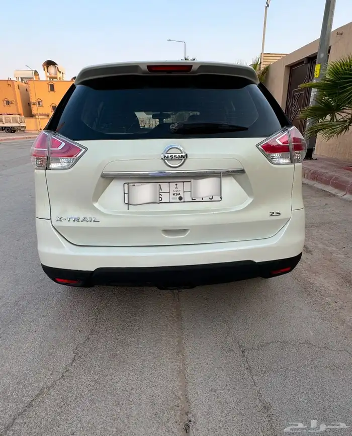 اكس تريل 2015 ابيض 9