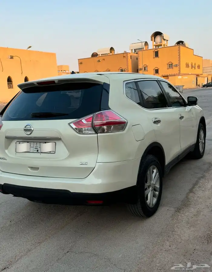 اكس تريل 2015 ابيض 3